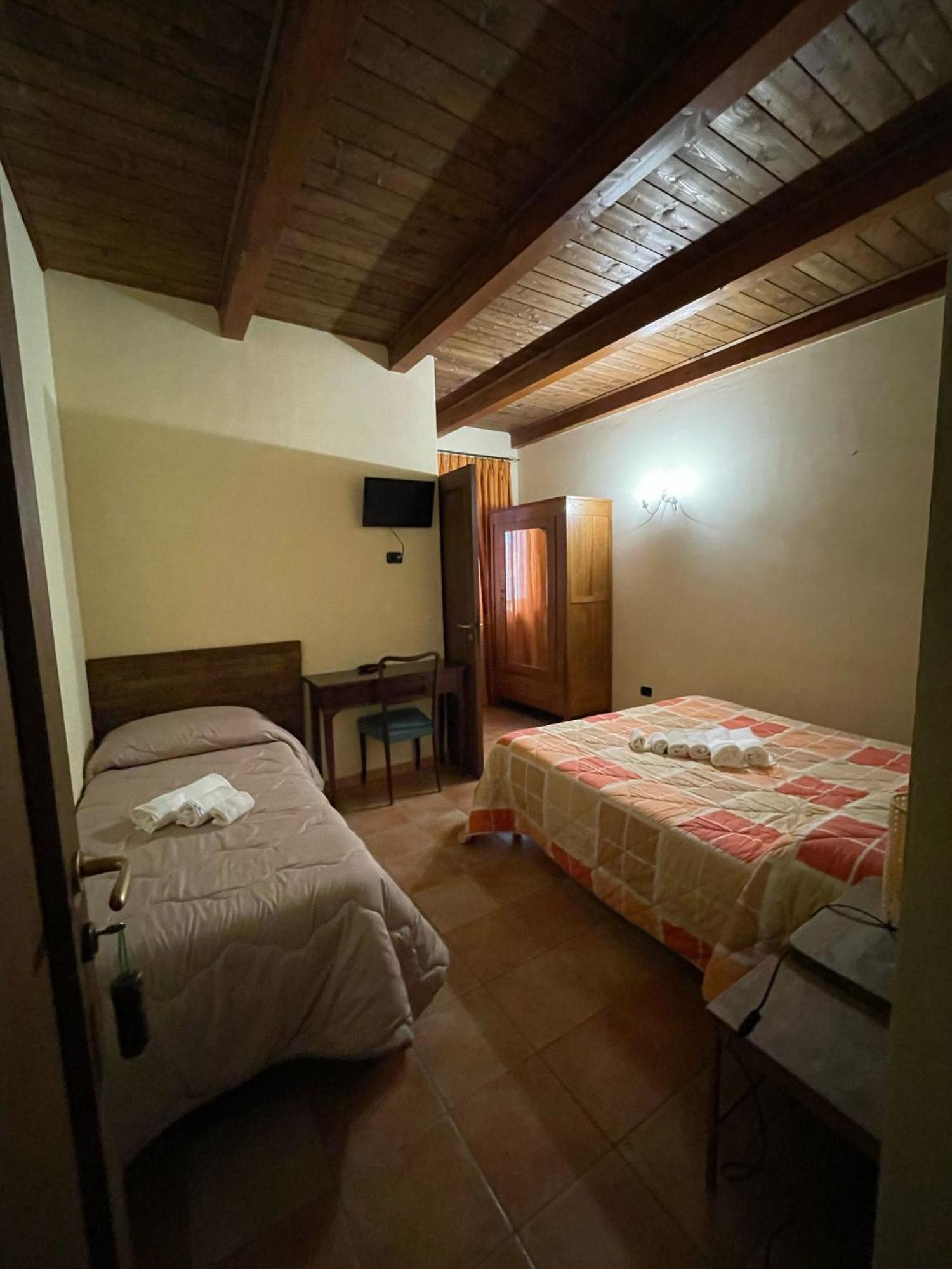 La Locanda Del Poeta Acri Exterior foto